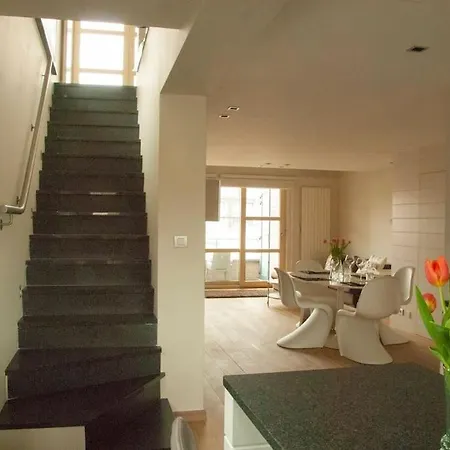 Penthouse With 2 Free Parking In 아파트 *