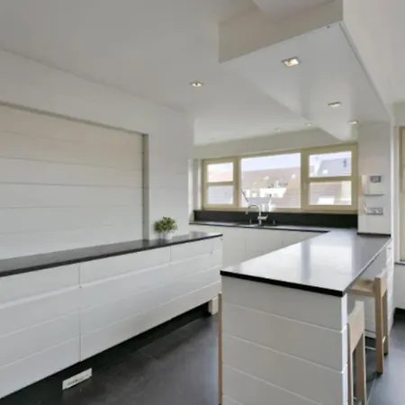 Penthouse With 2 Free Parking In *