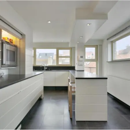 Appartement Penthouse With 2 Free Parking In *