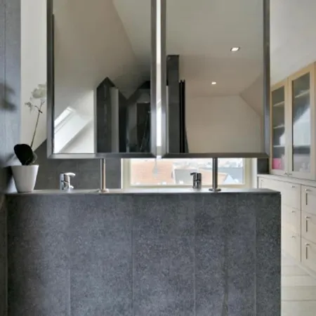 Appartement Penthouse With 2 Free Parking In *